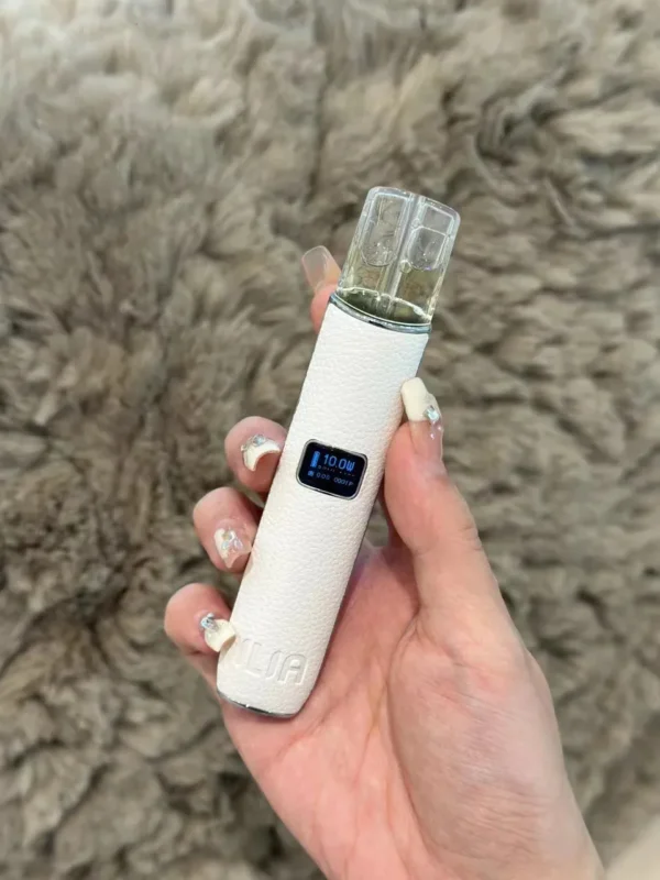 ILLA哩啞一代皮革主機 慕雪白
